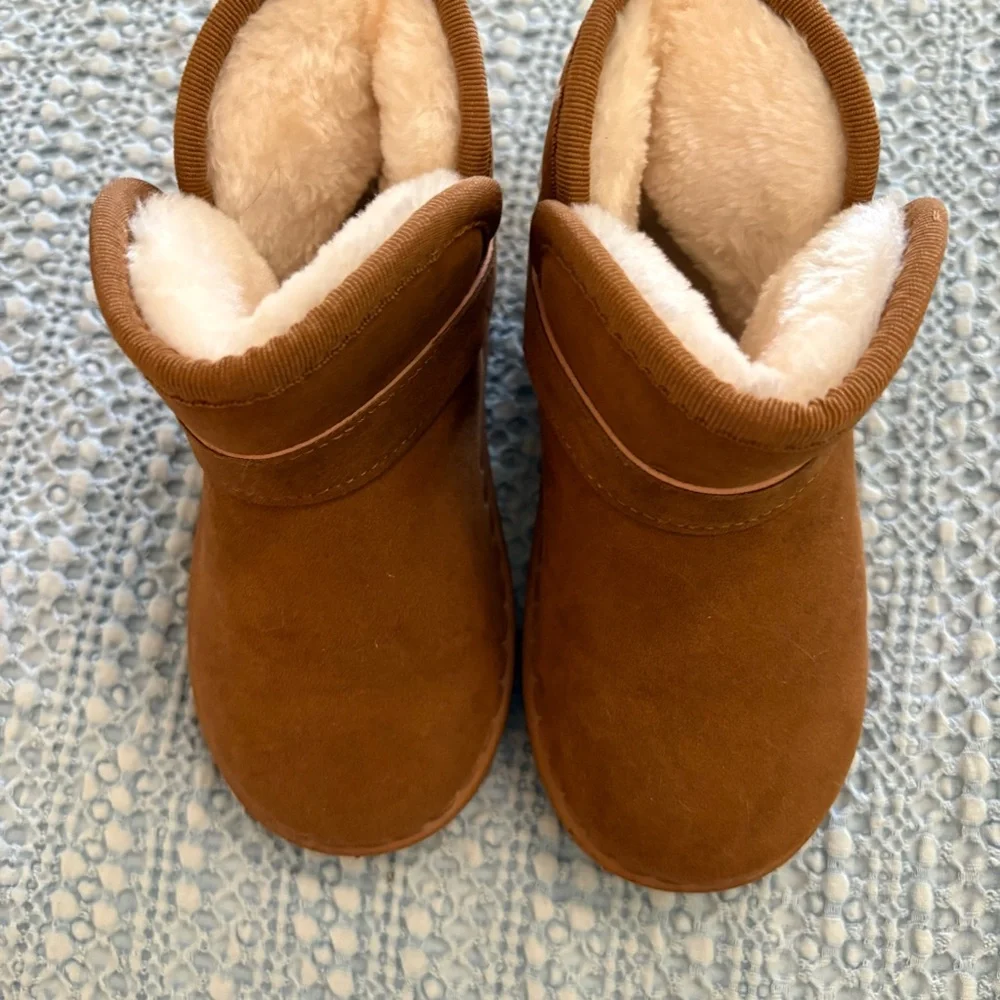 Cozy Tan Toddler Girl Ankle Boots sz 11T